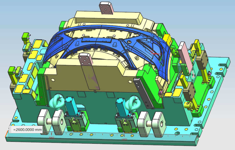 Design von großen Kunststoffformen für die Automobilindustrie