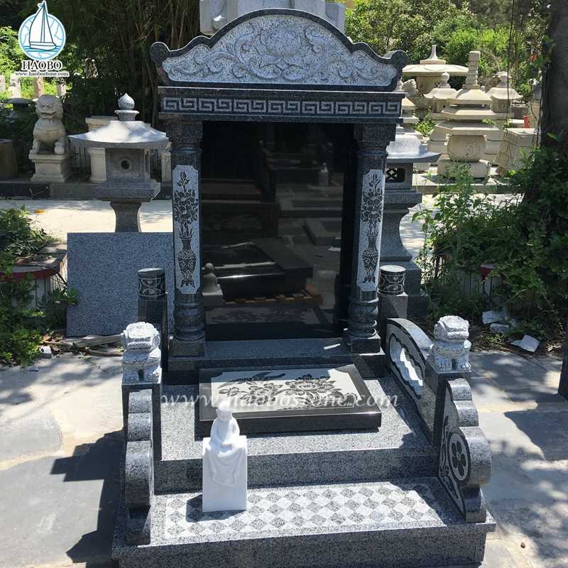 Säule im chinesischen Stil, die Lotus geschnitztes Granitdenkmal schnitzt
