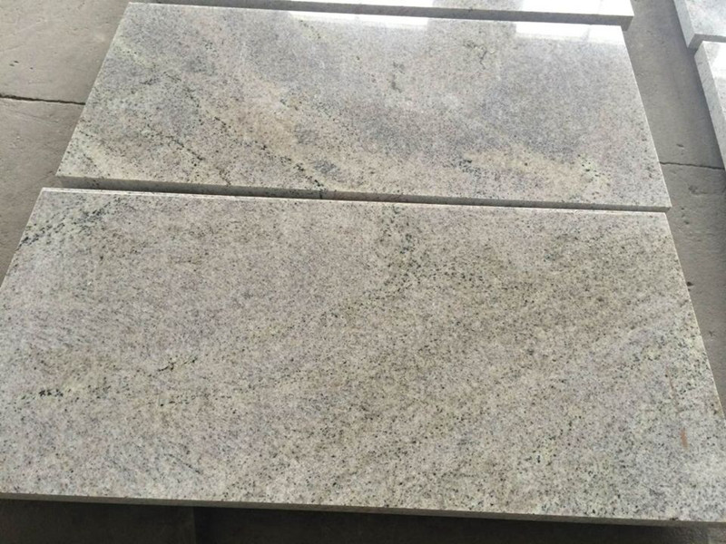 Bodenfliesen aus weißem Kaschmir-Granit

