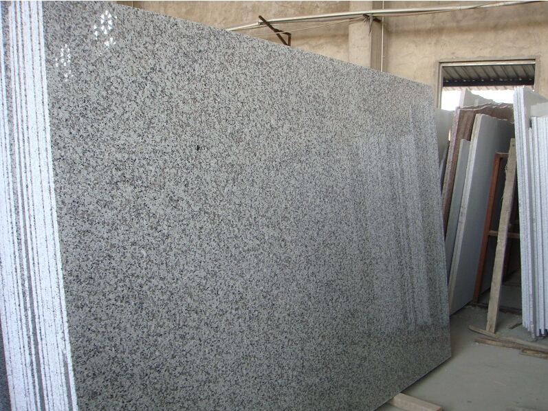 G439 Granitplatte grauer Granit polierte Fliesen