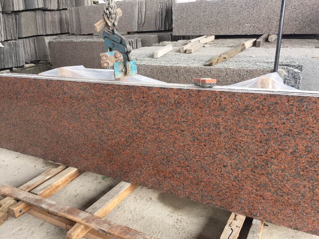 Ahornroter Granit G562 Fliese und Platte
