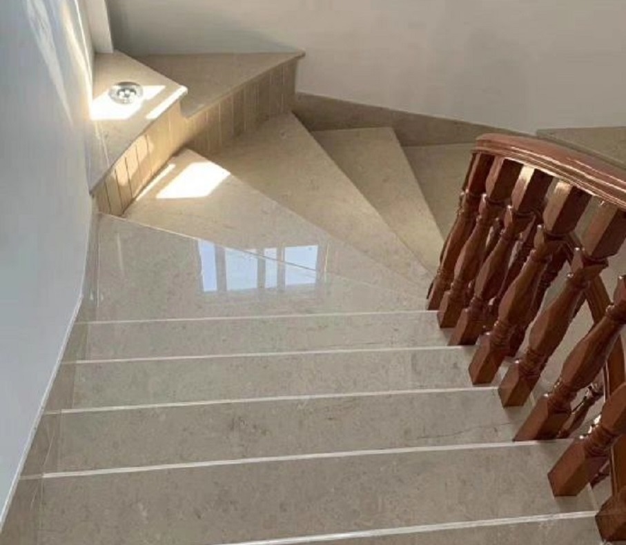 Osmanische beige Marmortreppe