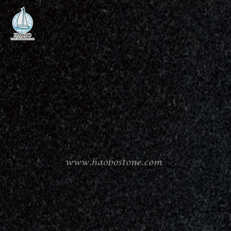 Begräbnisdenkmal aus indischem schwarzem Granit
