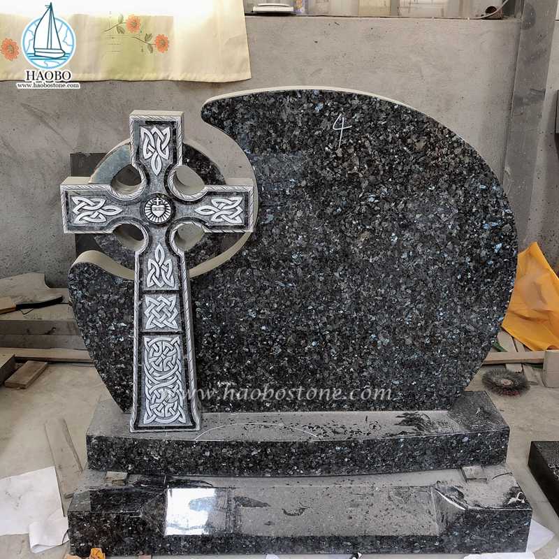 Keltisches Kreuz aus blauem Perlengranit, geschnitzter Beerdigungsgrabstein

