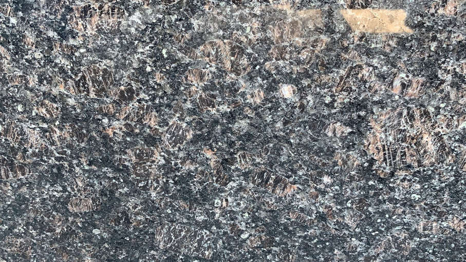 hellbrauner dunkler Granit